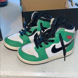 Air Jordan 1 Toddler shoes / Green and White Sneakers